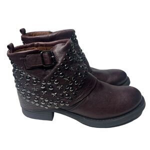 Spaziomoda Women size 39/8.5 Brown Studded Ankle Biker boots